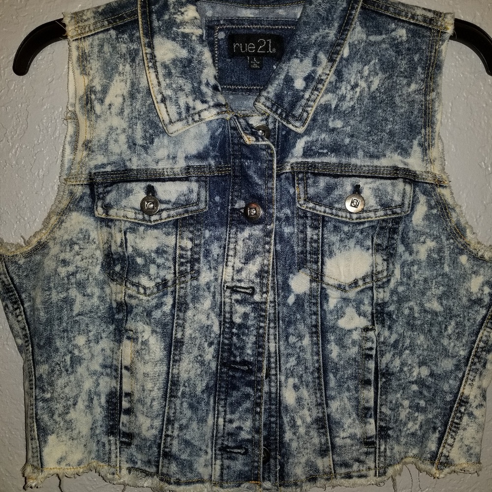 Acid washed denim vest
